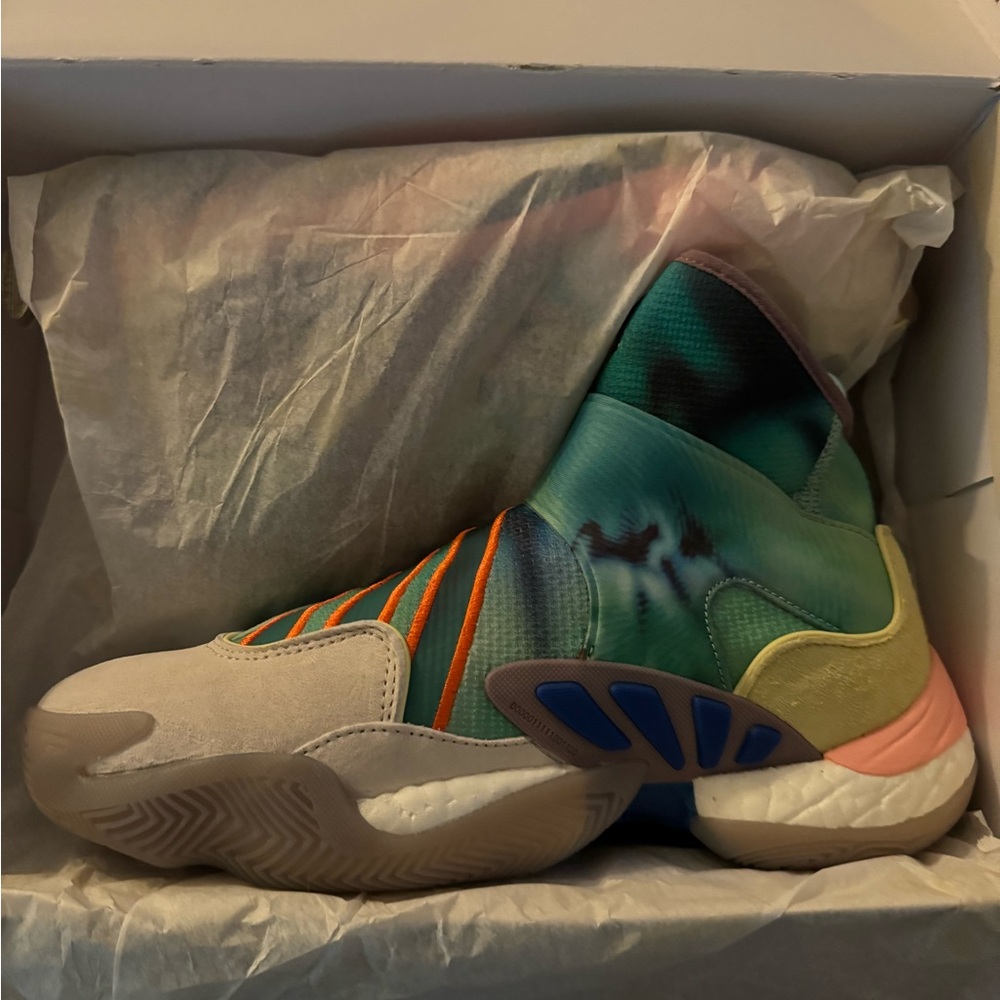 Brand New! Never worn/tried on Pharrell Williams Adidas - Picture 4 of 7